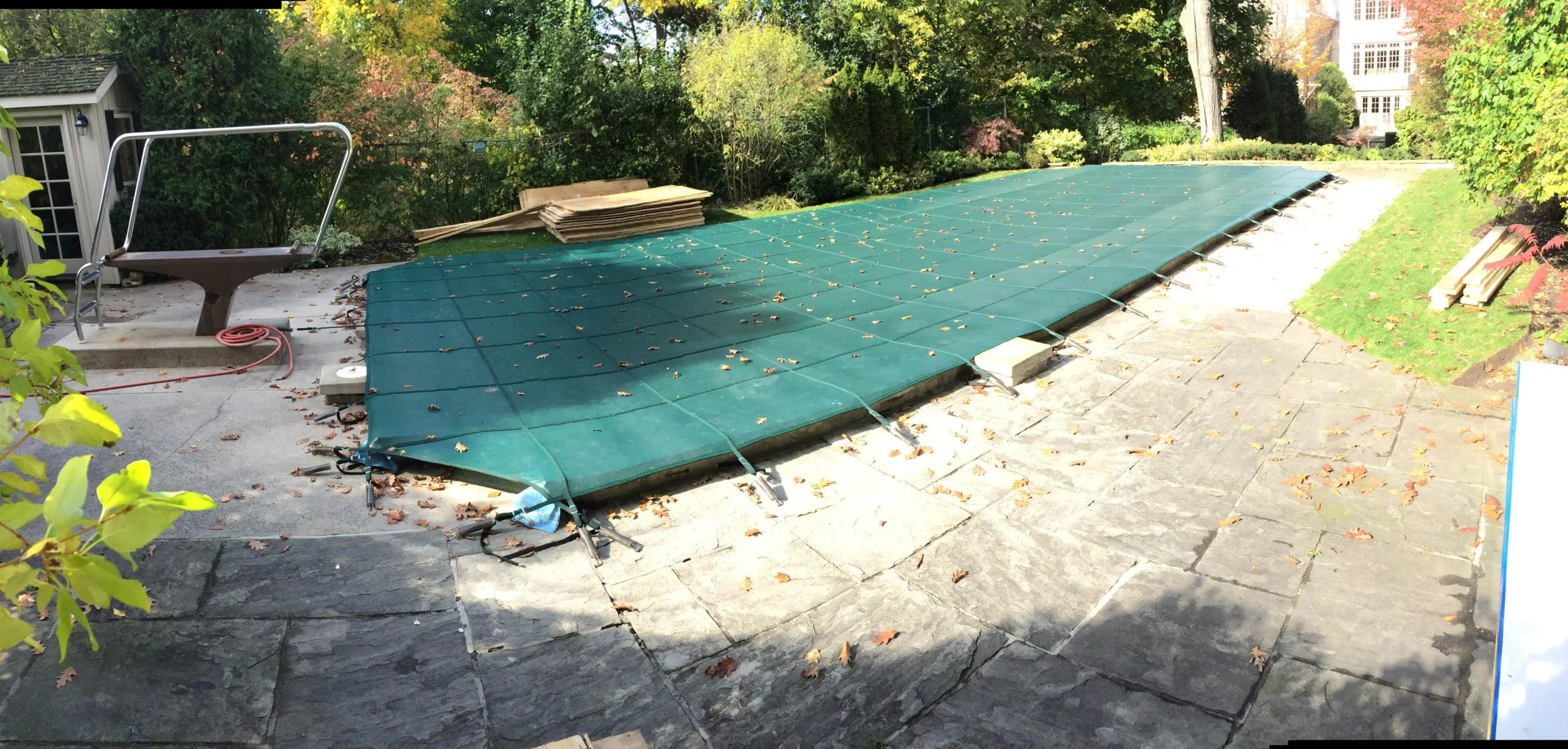 Summer pool.<br>Winter rink.