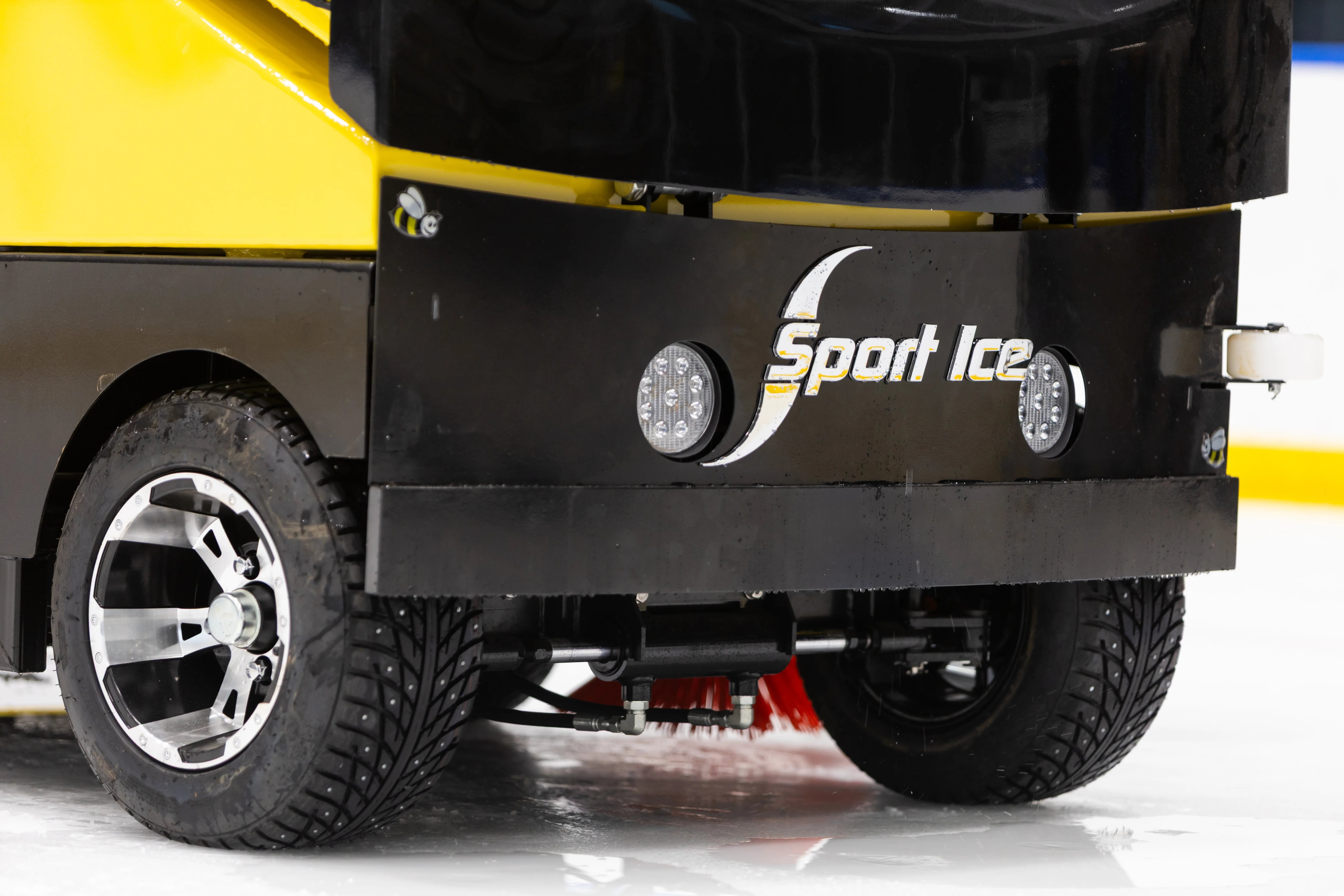 Sport Ice Canada Bumblebee ice resurfacer — compact Zamboni alternative for backyard rinks